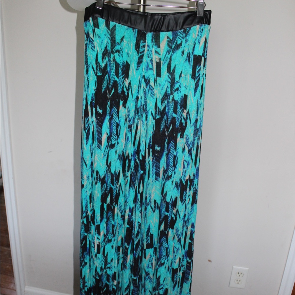 Wide leg pants by ASTARS